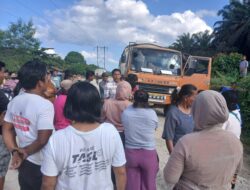 Empat Korban Anak Sekolah Meninggal,Warga Desa Pauh Larang Mobil Tengki BKM Melintas