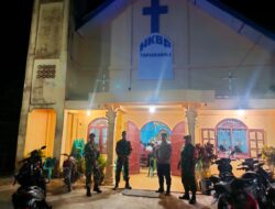 Personil Polres Batu Bara Melaksanakan Kegiatan Pengamanan di Gereja HKBP Tapian Nauli