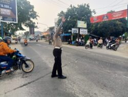 Menciptakan Kamseltibcar Lalu Lintas Dalam Rangka Operasi Keselamatan Toba 2025 Personil Sat Lantas Laksanakan Pos Padat Pagi 