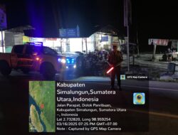 Kasat Lantas Polres Simalungun Sigap Lakukan Pengalihan Arus Lalulintas Akibat Banjir Bandang dan Longsor