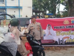 Polres Simalungun Berbagi Takjil kepada Pengguna Jalan sebagai Wujud Kepedulian di Bulan Ramadan