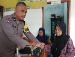 Bhabinkamtibmas Polsek Bosar Maligas Pantau Penyaluran BLT Dana Desa di Nagori Mekar Rejo