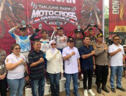 Polsek Tanah Jawa Amankan Kejuaraan Tanjung Pasir Super Grasstrack 2025 dengan 8.000 Pengunjung