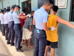 Lapas Labuhan Ruku Gelar Razia Rutin di Blok Akasia, Pastikan Keamanan Tetap Terjaga
