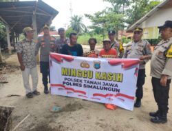 Polsek Tanah Jawa Tebar Kasih Sayang: Kapolsek Asmon Bufitra Langsung Salurkan Bantuan di Huta Mariah Jambi