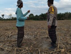 Polsek Tanah Jawa Aktif Cegah Karhutla, Bhabinkamtibmas Intensifkan Sambang Dialogis di Musim Kemarau