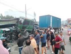 Polres Simalungun Tangani Kecelakaan Beruntun Dini Hari: Truk Tabrak Minibus dan Rumah Warga, 7 Korban Luka Ringan