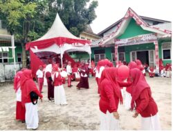 Ratusan Kepsek Duri Joget Dangdut Balon Udara