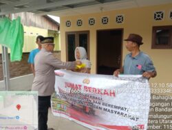 Kapolsek Perdagangan Gelar Jumat Barokah, Bagikan Sembako kepada Tiga Warga Kurang Mampu