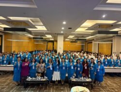 Perempuan Kristen Tangguh Berdiri Teguh Dan Giat Melayani