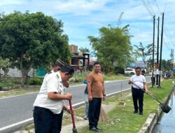 Sambut Ramadan dengan Bersih-Bersih, Kalapas Labuhan Ruku Pimpin Langsung Gotong Royong Lingkungan hingga Musholla