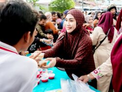 Berbagi Takjil On The Road Ramadan 1447H Oleh TP-PKK Kecamatan Mandau