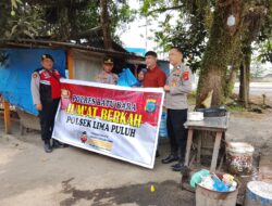 Kapolsek Lima Puluh,Giat Bagikan Program Jum’at Berkah Pada Kaum Dhuafa.  Batu Bara