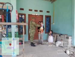Babinsa Kampung Libo Jaya Serda Satria Marni, Cek dan Mendata Anak Warga Yang Stunting