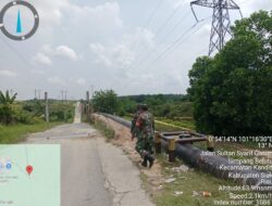 Babinsa Kandis Gelar Giat Patroli Pengamanan Line Pipa Milik PHR