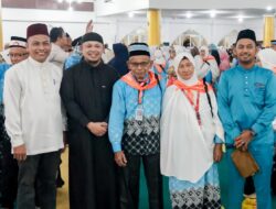 Camat Mandau Lepas Keberangkatan Calon Jemaah Haji Kloter 09 Tahun 2026