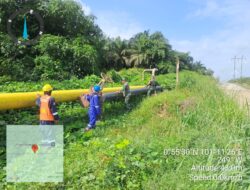 Babinsa Kandis Bergabung Bersama Petugas PHR, Laksanakan Patroli Pengamanan Line Pipa