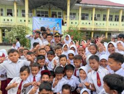 Kapolsek Panipahan Pimpin Upacara Hardiknas 2026 di SDN 001 Panipahan