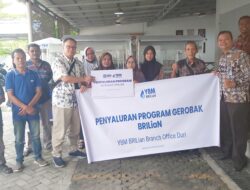 Sejumlah Pedagang Nasabah Bank BRI Duri Terima Bantuan Gerobak Berlian