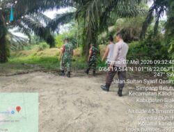 Babinsa Koramil 05/Pwk Kandis, Bergerak Bersama Melakukan Giat Patroli Karhutla
