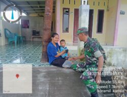 Babinsa Serka Aprianto, Kunjungi Rumah Warga Untuk Mengecek dan Mendata Anak Stunting