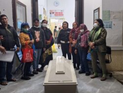 Warga Ditemukan Meninggal Duduk di Kursi dalam Kondisi Membusuk, Polsek Gunung Malela dan INAFIS Polres Simalungun Gerak Cepat Olah TKP