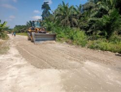Untuk Kenyamanan Masyarakat, PT. Guna Agung Semesta Lakukan Pemeliharaan dan Perawatan di Sepanjang Jalan Datuk Lima Puluh