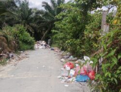 AJPLH Pelalawan Kecam Limbah Sampah Masuk Perkarangan Warga