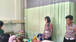 Jelang HUT Bhayangkara ke-80, Satlantas Polres Simalungun Gelar Bakti Sosial Jenguk Korban Kecelakaan Lalu Lintas