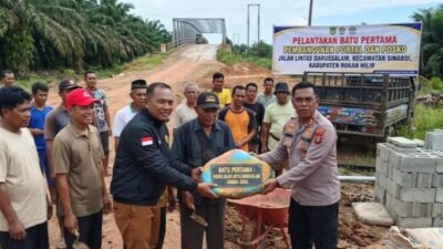 Peletakan Batu Pertama Portal Jalan Lintas Darussalam Dimulai, Warga Sinaboi Gotong Royong Bangun Posko Pengawasan
