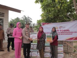 Hanya 7 Hari! Polres Rohil Sukses Bedah Rumah Warga dan Bagikan Bansos di HUT Bhayangkara ke-80
