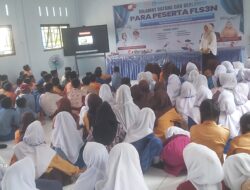 SMPN 1 Bathin Solapan Bagikan Hadiah Kepada Siswa Baru