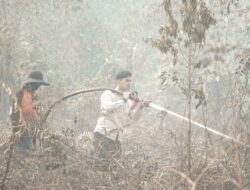 Camat Mandau Padamkan Karhutla Di Pematang Pudu Libatkan Tiga Helikopter