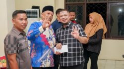 Selama 3 Hari Camat Keliling Mandau Serahkan Honorer Ketua RT/RW Dan LPMK