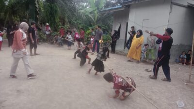 SEMARAK HUT RI KE-81 DI RT 03 KAMPUNG BAYANG, KEBERSAMAAN LCKI DAN WARGA SUKSESKAN LOMBA RAKYAT