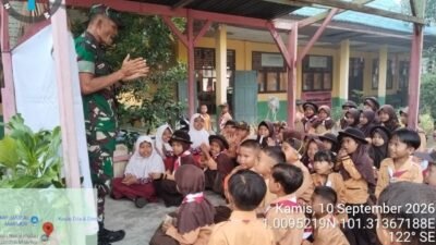 Babinsa Serda Roni Panjaitan Sampaikan Nilai – Nilai Pancasila Kepada Sejumlah Siswa