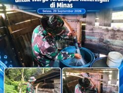 Kodim 0322/Siak Salurkan Bantuan Air Bersih untuk Warga Terdampak Kekeringan di Minas